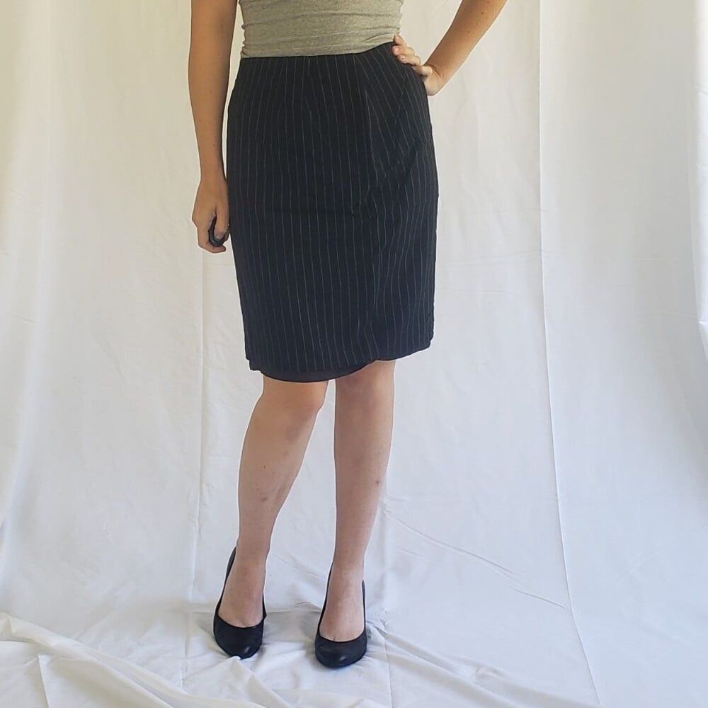 Loft Black Pinstripe‎ Pencil Skirt (Women's Large)
